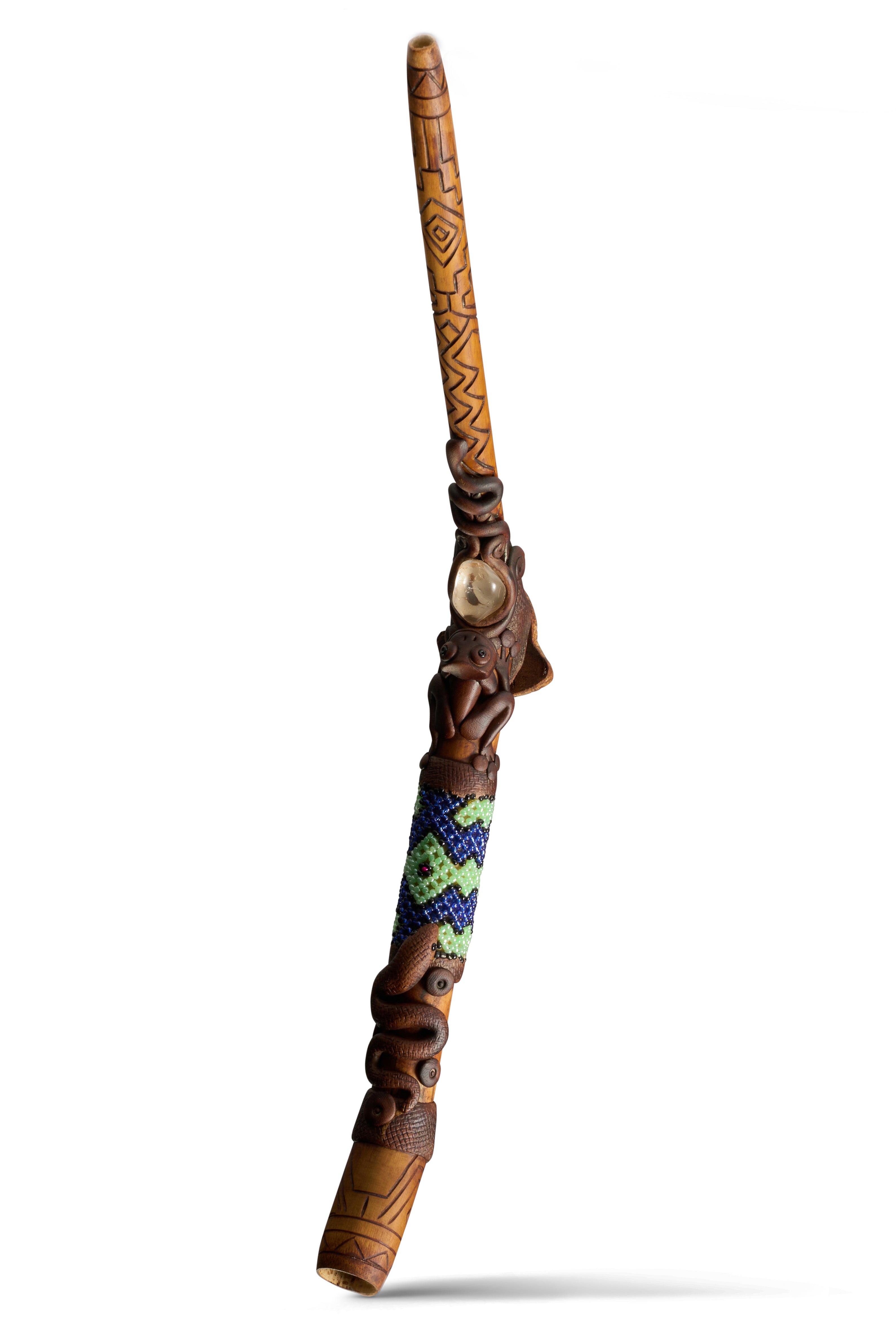 tepi mit vermusterung und holzausschnitt